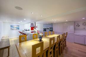 Host Stay Sillwood Seafront