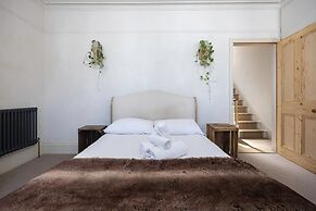 Host Stay The Walpole House