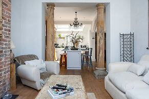 Host Stay The Walpole House