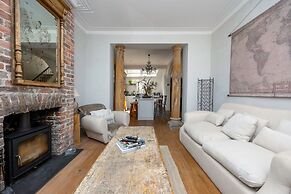 Host Stay The Walpole House