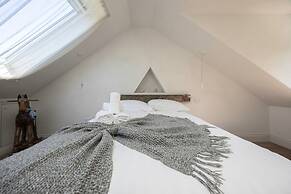 Host Stay The Walpole House