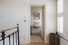 Host Stay The Walpole House