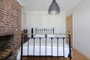 Host Stay The Walpole House