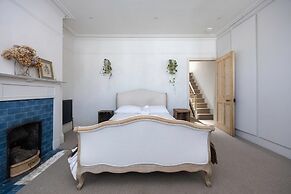 Host Stay The Walpole House