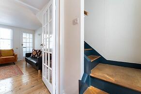 Host Stay The Navy at Frederick Gardens