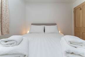 Host Stay The Navy at Frederick Gardens