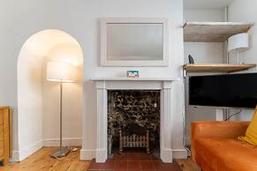 Host Stay The Navy at Frederick Gardens