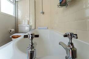 Host Stay The Navy at Frederick Gardens