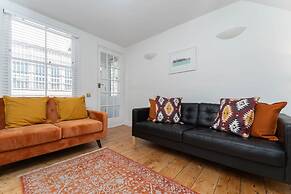 Host Stay The Navy at Frederick Gardens