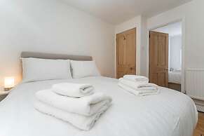 Host Stay The Navy at Frederick Gardens