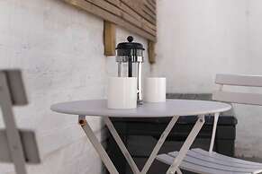 Host Stay The Navy at Frederick Gardens