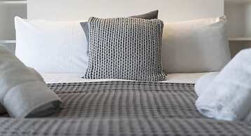 Host Stay Overhill House