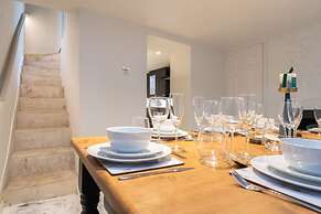 Host Stay Luxe on Margaret Street