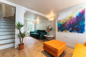 Host Stay Luxe on Margaret Street