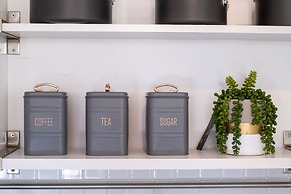Host Stay Guildford Apartment