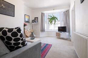 Host Stay Guildford Apartment