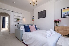 Host Stay Guildford Apartment