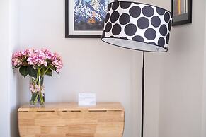 Host Stay Guildford Apartment