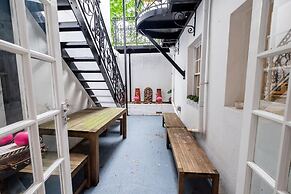 Host Stay Montpelier Colours