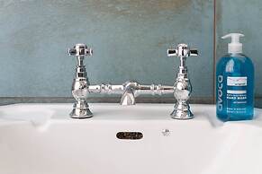 Host Stay Tranquility on Brunswick Square