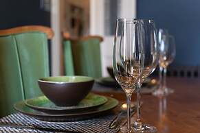 Host Stay Tranquility on Brunswick Square