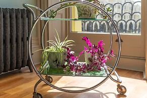 Host Stay Tranquility on Brunswick Square