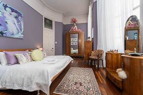 Host Stay Tranquility on Brunswick Square
