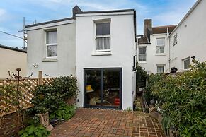 Host Stay Bernard Road Townhouse