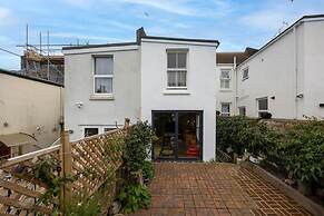 Host Stay Bernard Road Townhouse