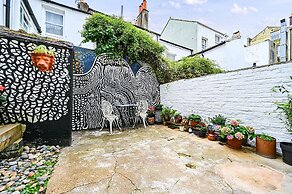 Host Stay Foundry Colours