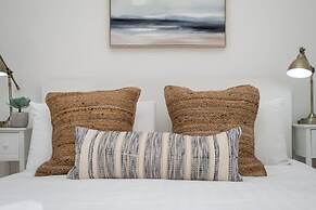 Host Stay Olde Place Cottage