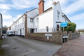 Host Stay Olde Place Cottage