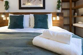 Host Stay Grafton Rustic