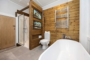 Host Stay Grafton Rustic