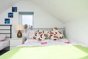 Host Stay Downs Valley House