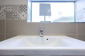 Host Stay Downs Valley House