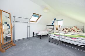 Host Stay Downs Valley House