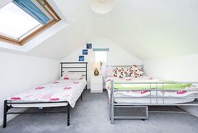 Host Stay Downs Valley House