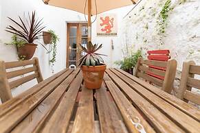 Host Stay Foundry Street Retreat