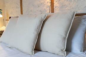 Host Stay Foundry Street Retreat