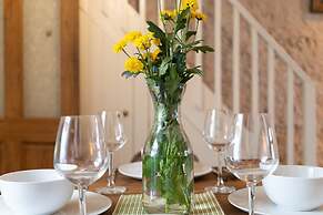 Host Stay Foundry Street Retreat