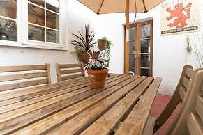 Host Stay Foundry Street Retreat