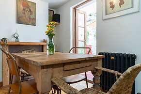 Host Stay Foundry Street Retreat