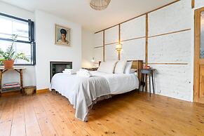 Host Stay Foundry Street Retreat