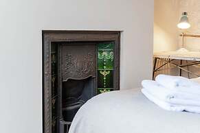 Host Stay Foundry Street Retreat