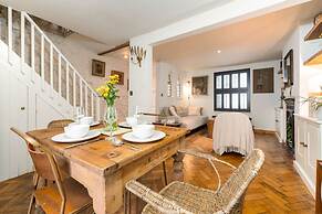 Host Stay Foundry Street Retreat