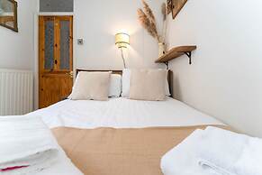 Host Stay Foundry Street Retreat