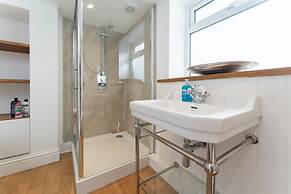 Host Stay Sunny Terrace on Robert Street