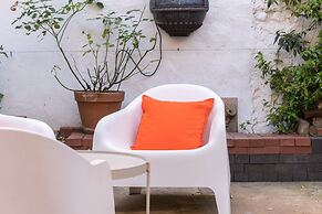 Host Stay Sunny Terrace on Robert Street