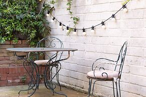 Host Stay Sunny Terrace on Robert Street